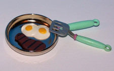 TYCO Kitchen Littles STEAK  EGGS Breakfast Frying Pan, Spatula Lot Food Barbie