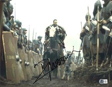 RUSSELL CROWE SIGNED AUTOGRAPH GLADIATOR 11X14 PHOTO BECKETT BAS