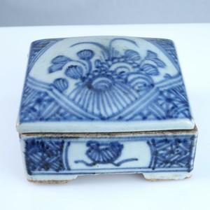 Antique Chinese Blue and white porcelain Stamp Box
