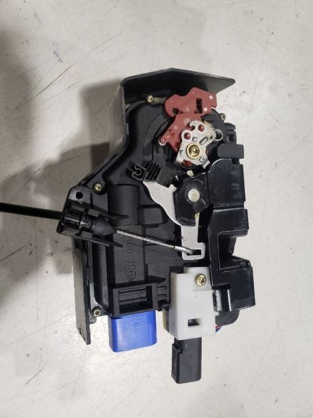 2005 Bentley Continental GT Coupe Right Front Door Lock Actuator OEM 3W8837350