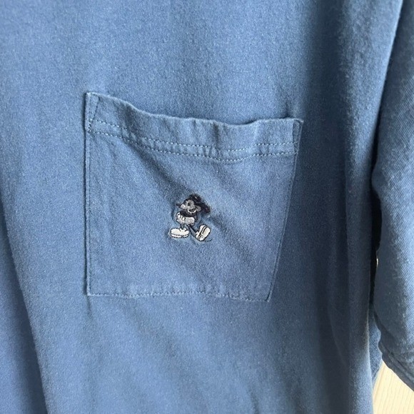 Uniqlo UT Disney Mickey Mouse Pocket T-Shirt Graphic Tee XL thumbnail 2