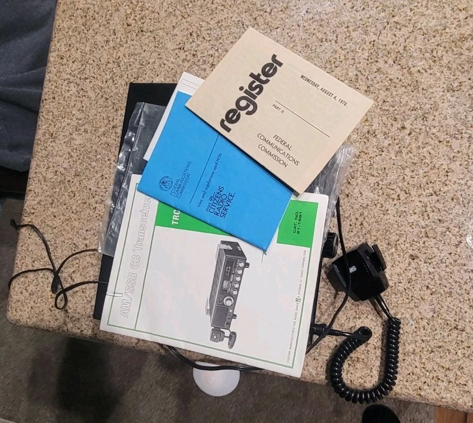 Radio CB Estación Base Navaho TRC-458 Realista De Colección. Necesita micrófono y reparaciones. Foto 4 de 4