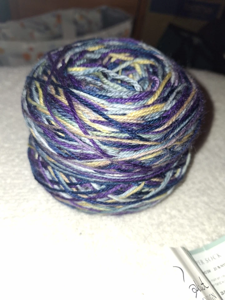 Hilo de calcetín de mezcla de nailon merino peso 437 yardas Foto 2 de 4