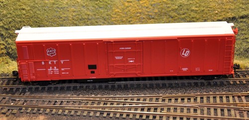 MKT (BKTY) 57' Mechanical Reefers Custom Run Produced By Red Caboose HO-Scale - Picture 6 of 11