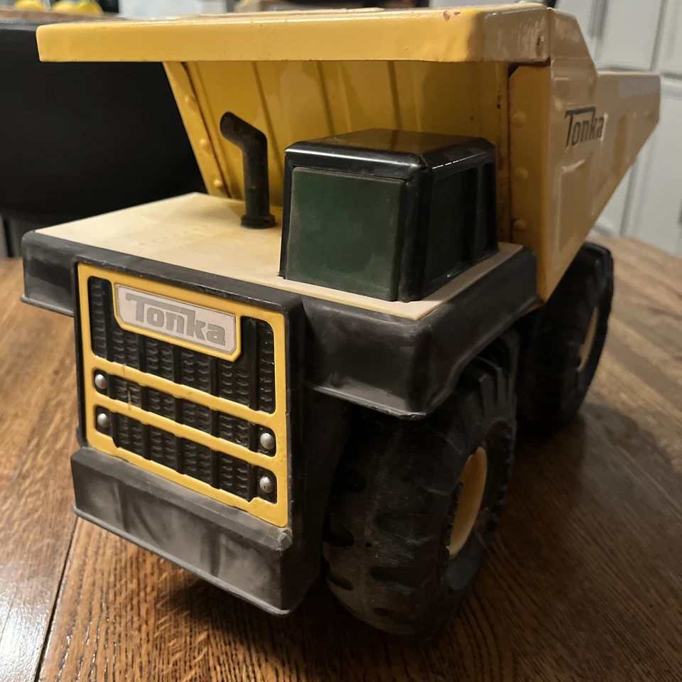 Tonka Steel Classics - Mighty Dump Truck - Image 2 of 4