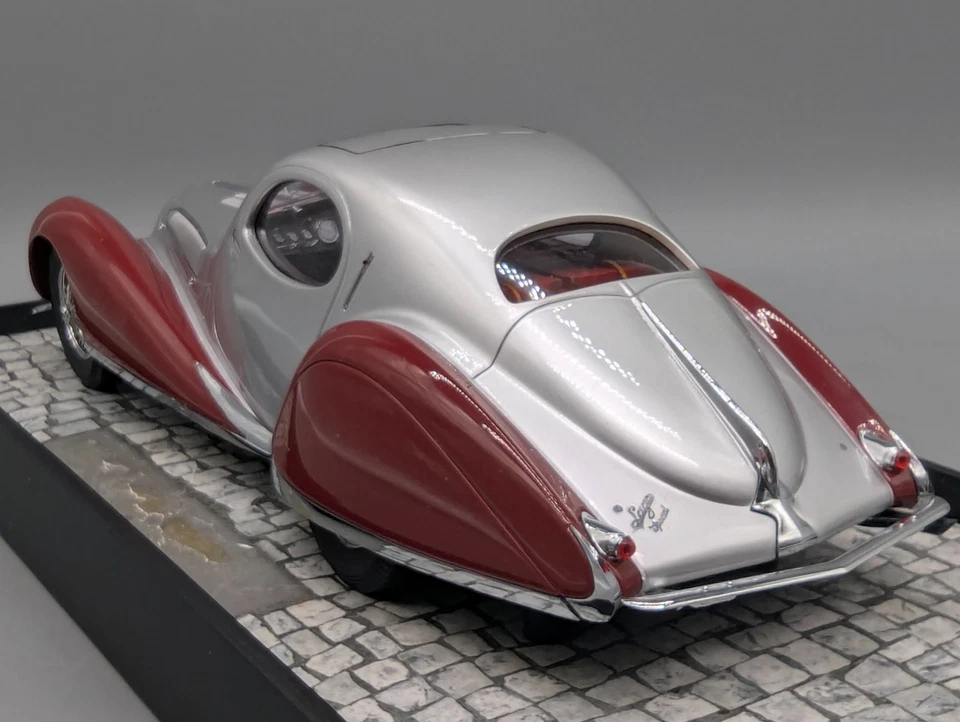 Modellautos 1:18 Minichamps Talbot Lago T 150 C SS Coupe Silver Red mit OVP - Bild 4 von 4