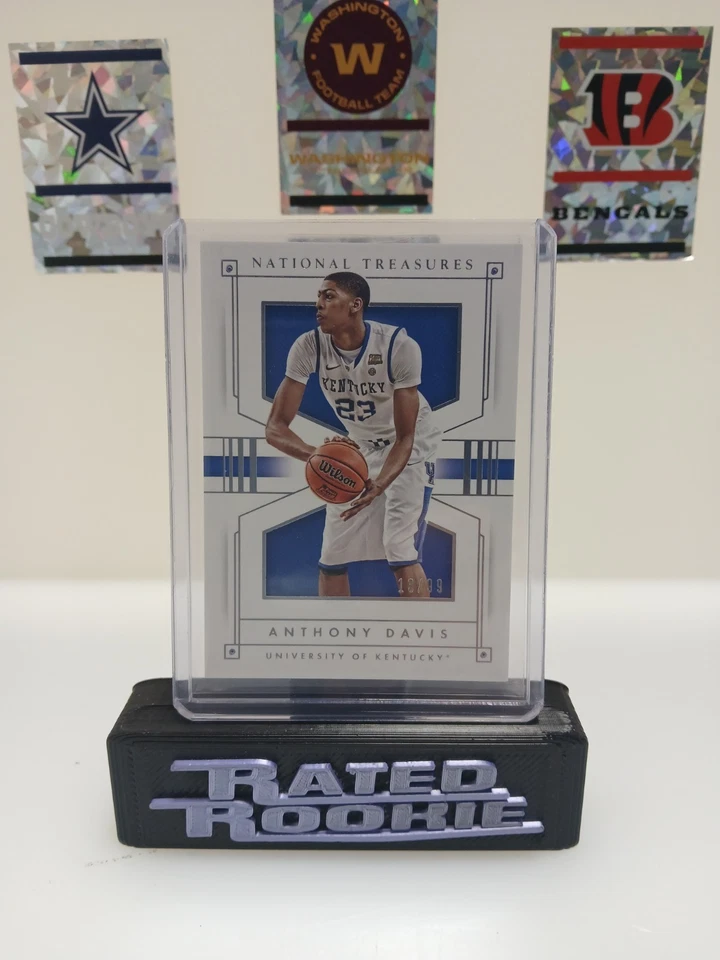 Panini National Treasures 2016 Anthony Davis/99 Kentucky Lakers novato Foto 3 de 4