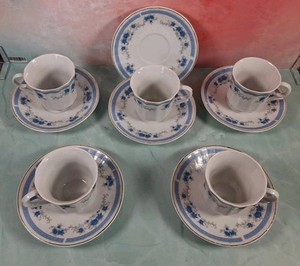 Vintage Yamasengn Blue Floral Jakarta Porcelain 22 CC Gold Demitasse Coffee Set