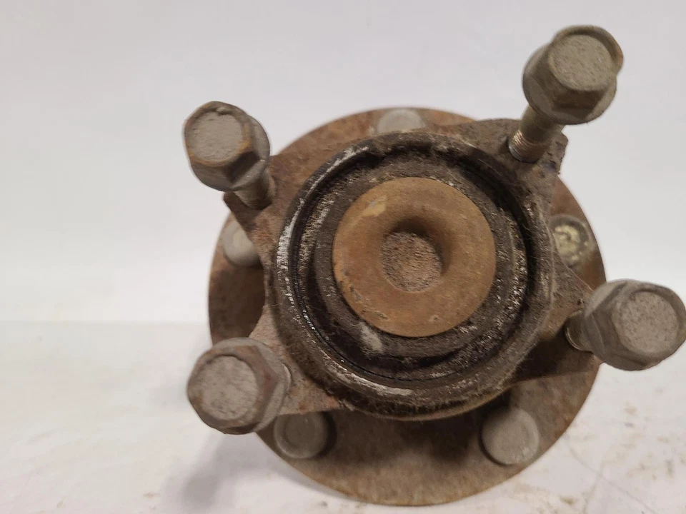 Cubo de roda traseira usado serve: 2004 Mitsubishi Galant traseiro sem ABS traseiro grau A - Imagem 2 de 4