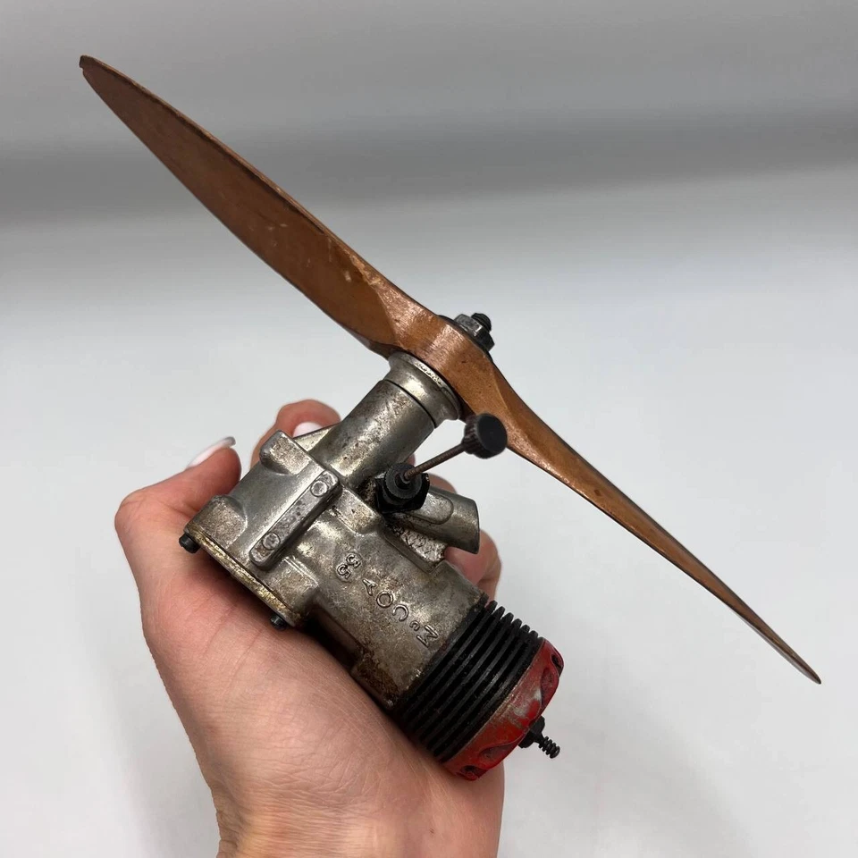 Vintage McCoy 35 Red Head Retro Model Airplane Engine Radio Control Propeller - Image 3 of 4