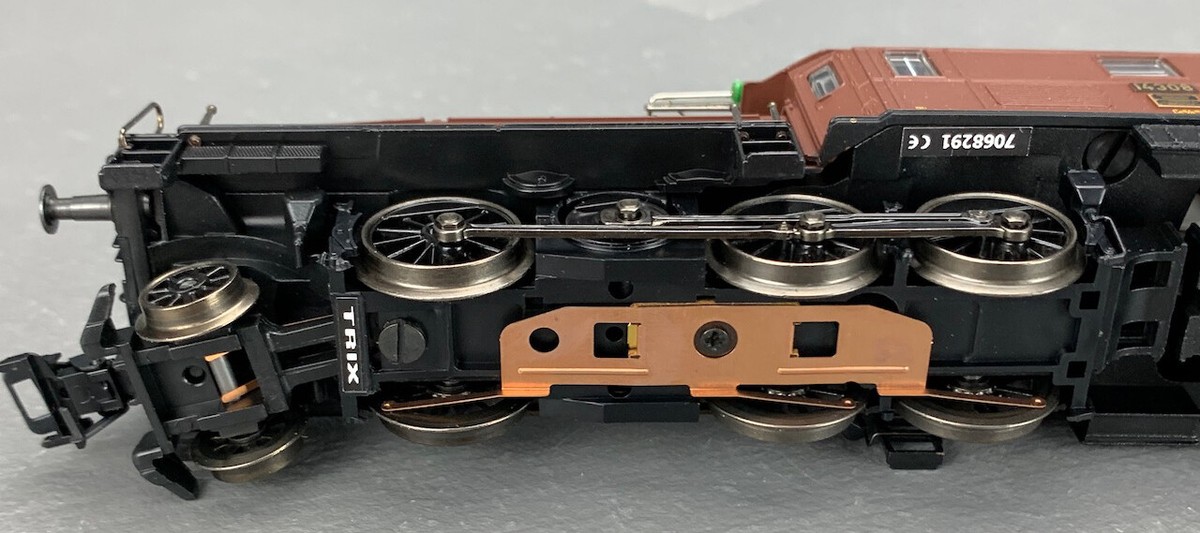 HO TRIX 22340 Electric 6/8 III Crocodile Freight Locomotive SBB DC