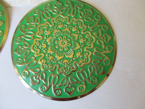 2 pairs It's Sense - Gold embossed green and purple, large disc, metal earrings - Picture 7 of 8