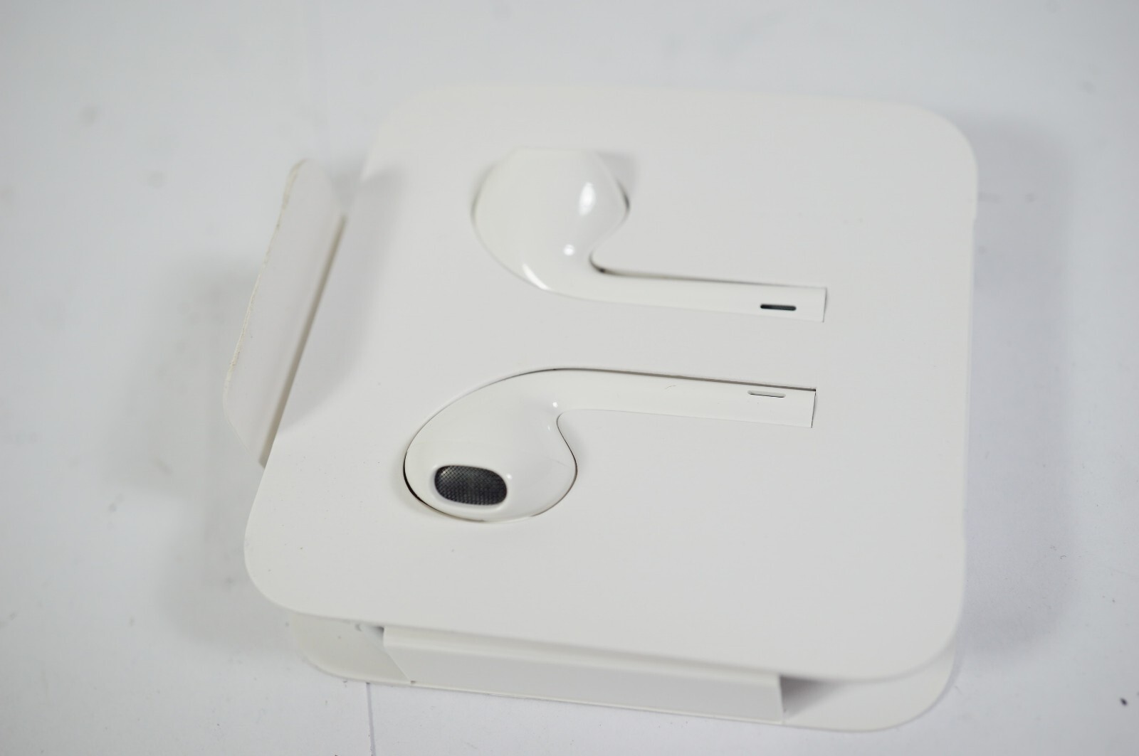 Apple Earpods Headphone Plug 1905ES0860 BINH 190198107022 eBay