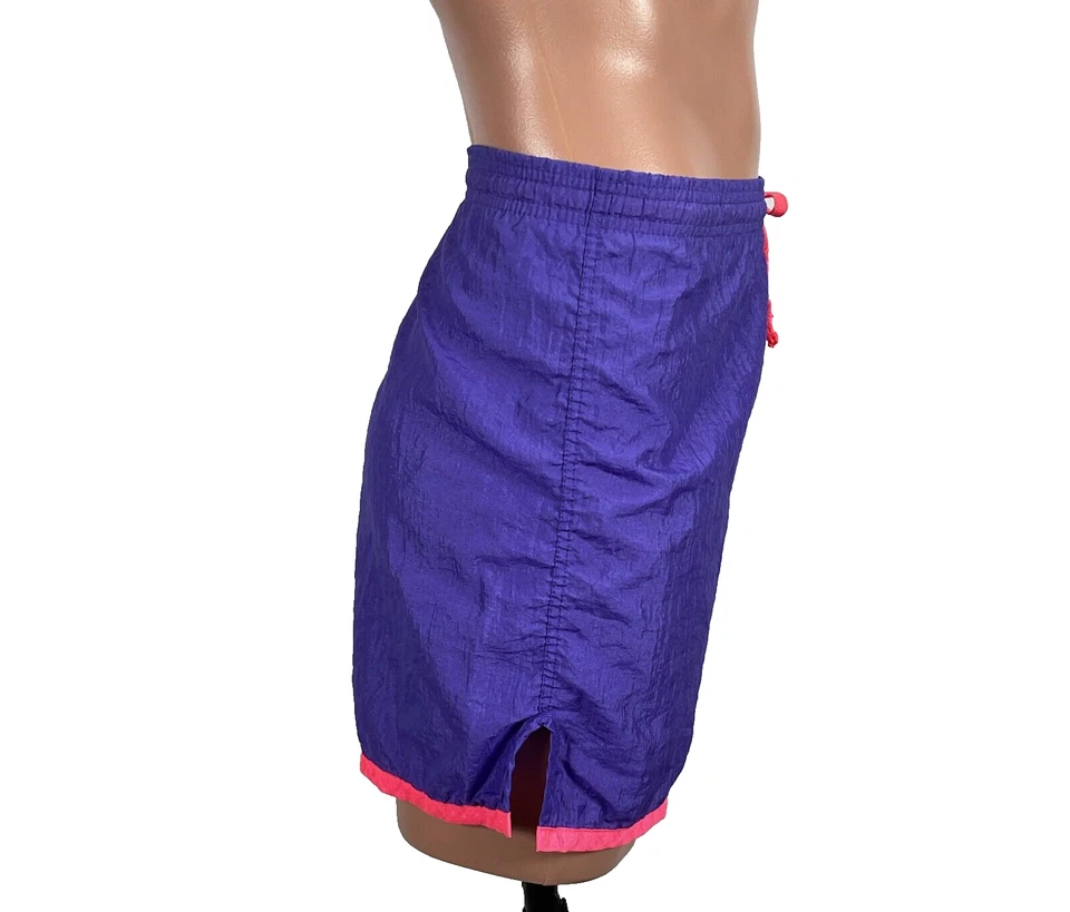 Pantalones Cortos de Fútbol Vintage Años 80 Estampado Umbro Neón Púrpura Rosa Arena Talla Mediana Para Hombres EE. UU. Foto 4 de 4