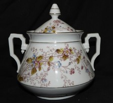 PORCELAINE DE LIMOGES France / 19è (TBE) Superbe pot couvert, décor floral