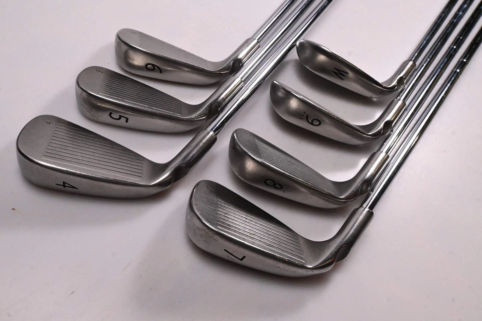 Ping i15 Irons / 4-PW / Yellow Dot / Regular Flex Ping AWT Shafts - Image 4 of 4