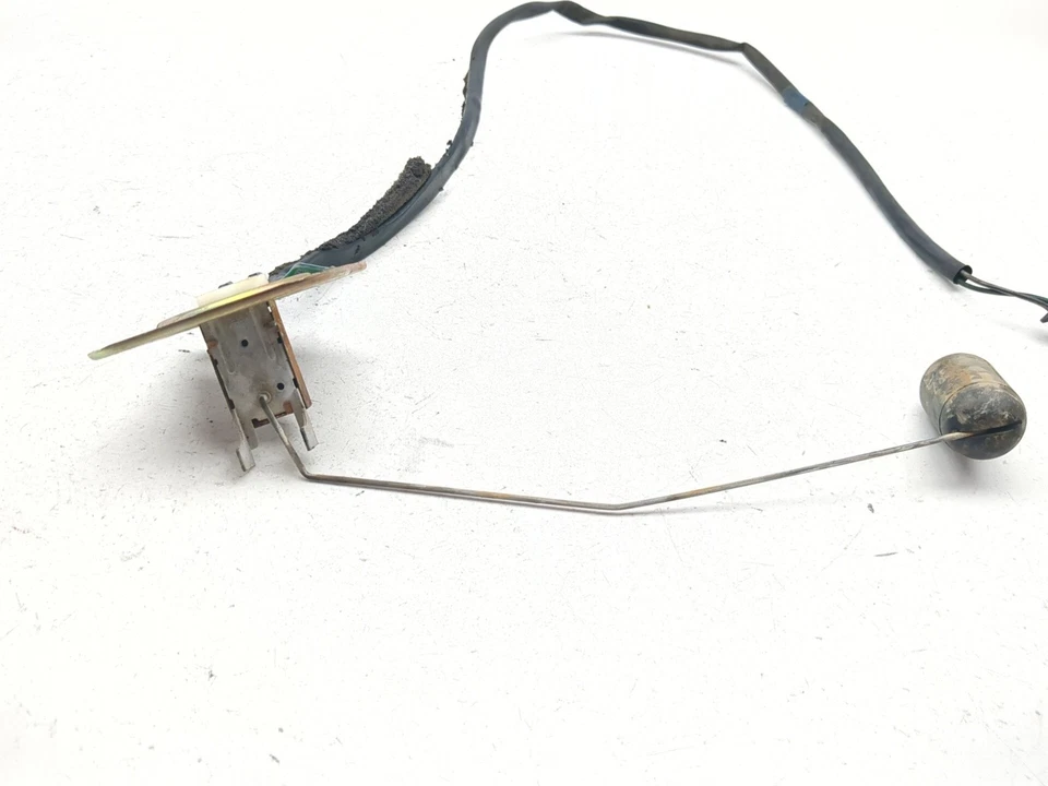 Unidad de envío de nivel de combustible gasolina 97-03 Honda CBR1100XX Blackbird CBR 1100 Foto 2 de 4