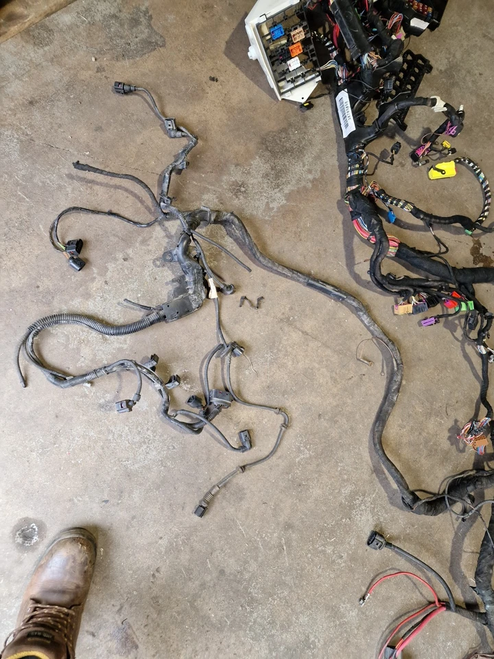 Vw Mk4 Golf R32 3.2 V6 Full Body Loom Harness Rhd 5 Door  - Image 3 of 4