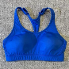 GAPFit Vibrant Blue Sports Bra. Adjustable shoulder length & clasp back closure