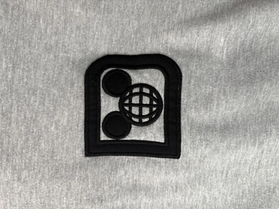 Walt Disney World Castillo Mickey Sudadera con Capucha Cremallera Gris Adulto 2XL Usada Foto 3 de 4