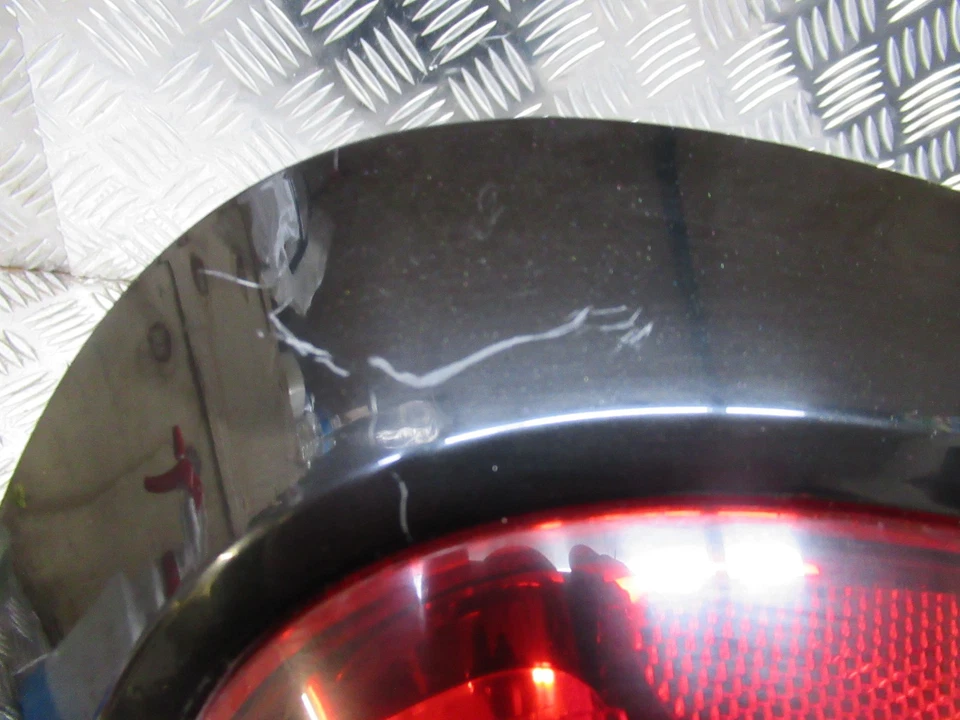 Luz trasera derecha Smart Forfour Prime 453 2018 0,9 gasolina MK2 REF4413 Foto 3 de 4