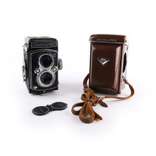 Yashica-Mat Medium Format Film TLR Camera with 80mm F3.5 Lens