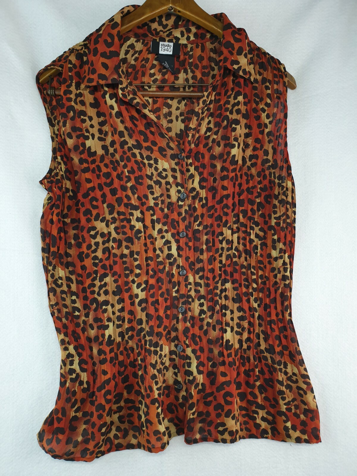 Studio 1940 Leopard Print Collared Sleeveless Shi… - image 1