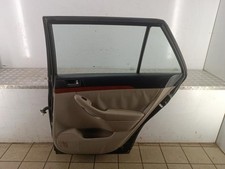Porte arrière et accessoires Toyota AVENSIS