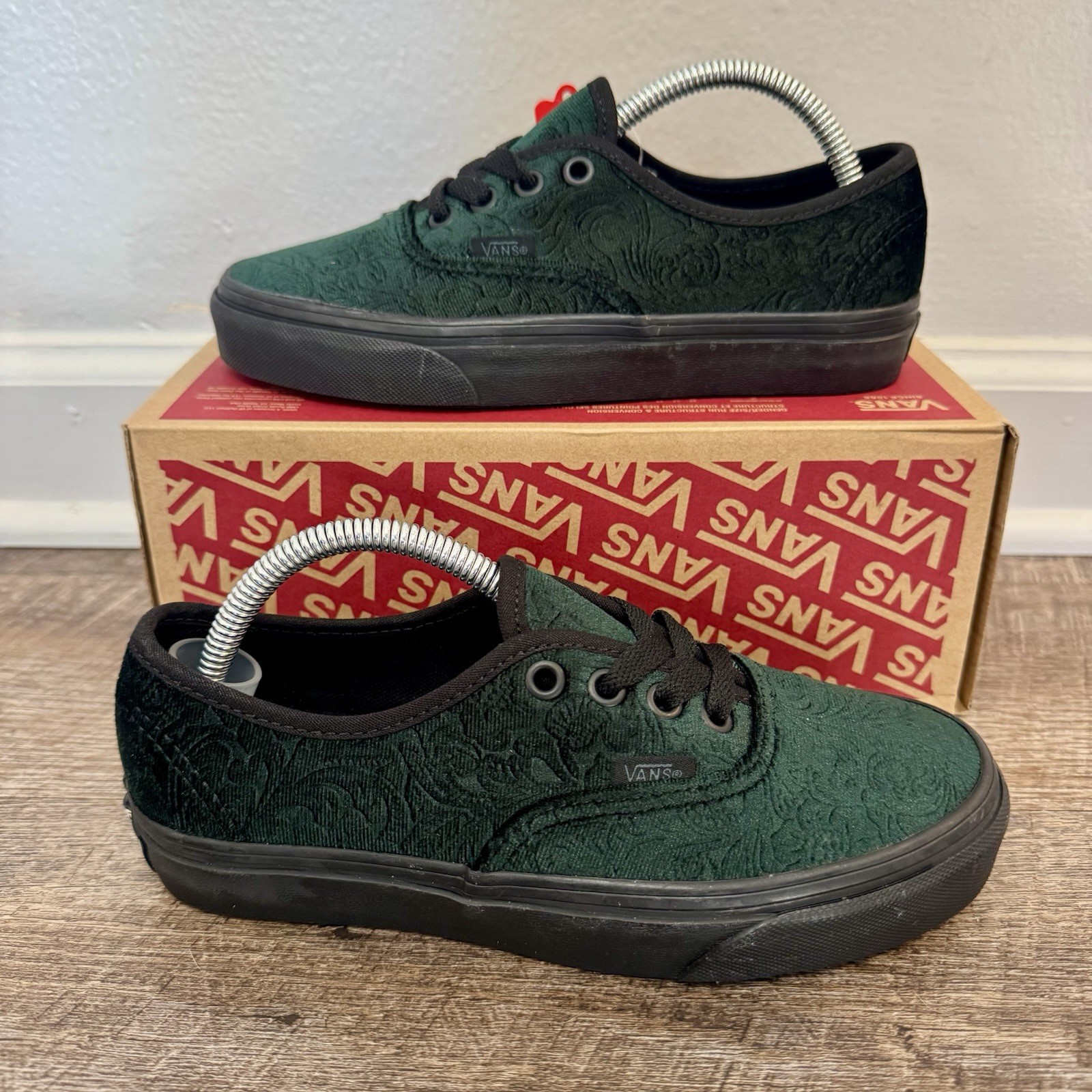 Vans Authentic Jungle Green Velvet Black Women's Sz 5 Mens Sz 3.5 VN0A5KRD8E8