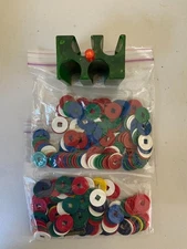 VINTAGE MAH JONGG SWIRLED  BAKELITE BANK CHIP HOLDER & Chips