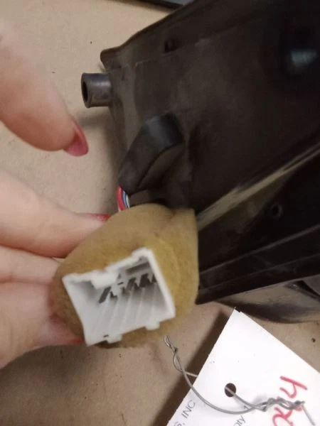 Черное зеркало заднего вида со стороны пассажира подходит для 92-97 ISUZU TROOPER 77244 - Изображение 3 из 4