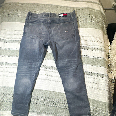 Tommy Hilfiger Men s Gray Slim Fit Denim Jeans 5-Pocket Logo Mid Rise