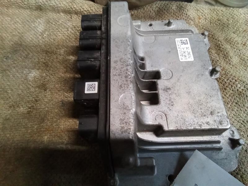 BMW i8 2014-2017 Engine control unit