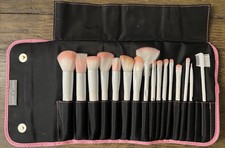 Wet n Wild 17 Piece Makeup Brush Roll Collection New Unused w/ Case