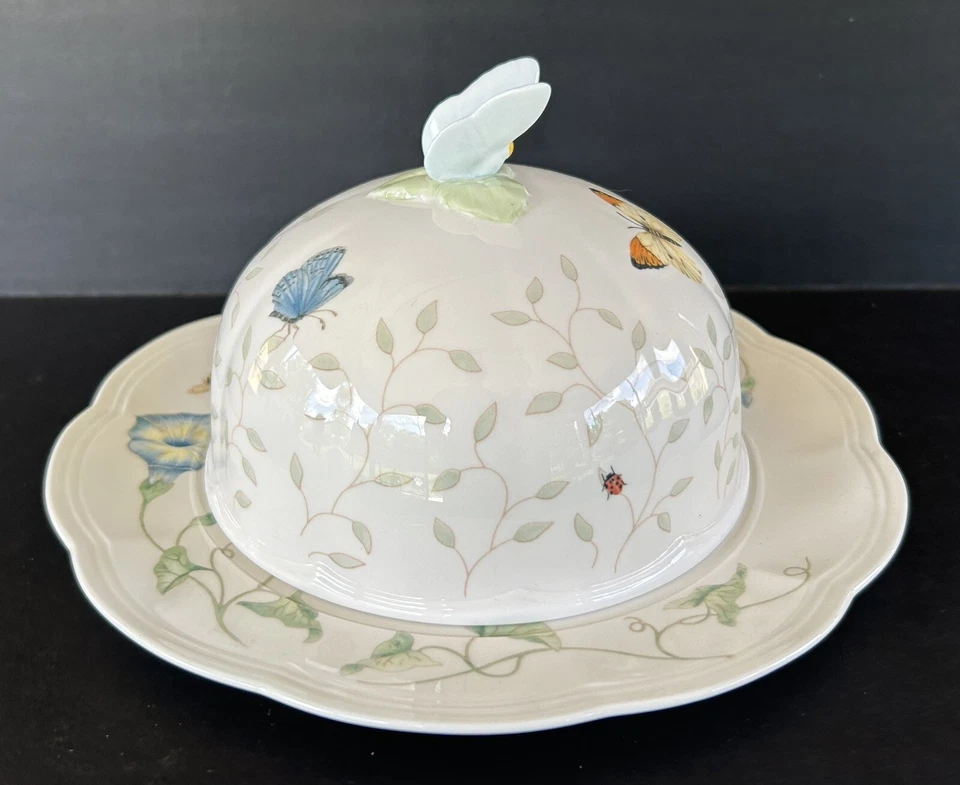 Plato de queso mantequilla cubierto redondo Lenox Butterfly Meadow con tapa Foto 4 de 4