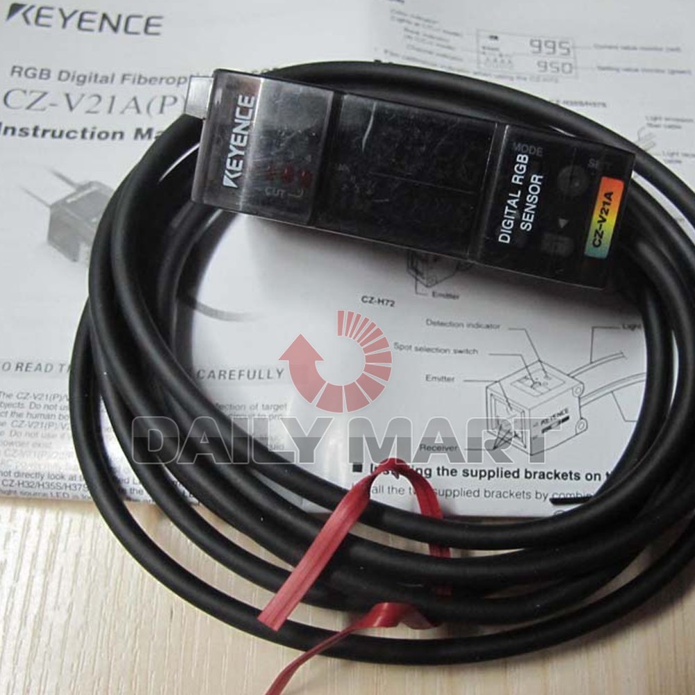 Keyence Digital RGB Fibreoptic Sensor CZ-V21A CZV21A New in
