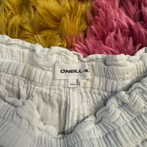 O'Neill Carla Crinkle Double Gauze Beach Shorts - Small - White - Picture 2 of 3