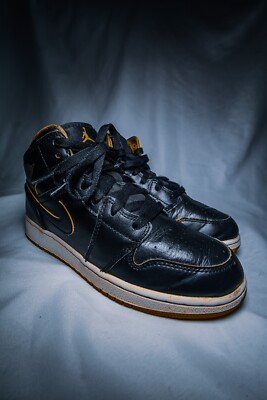 Nike Air Jordan 1 Mid Shoes Black Gold 554724-042 Leather  display picture 2
