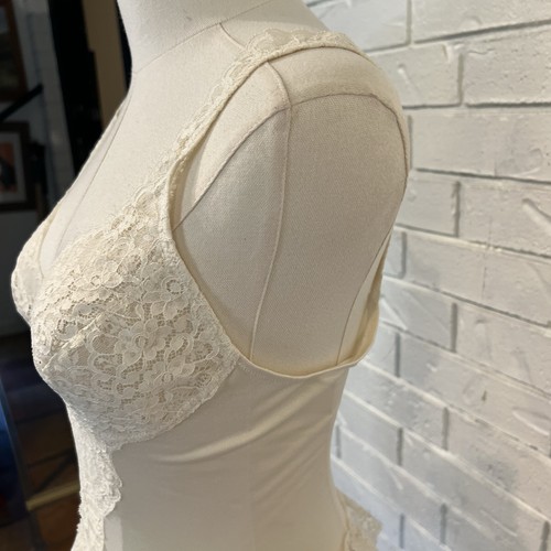 Vintage Olga Ivory Lace Ballerina Ruffle Stretch Camisole Lingerie 34 - Picture 5 of 9