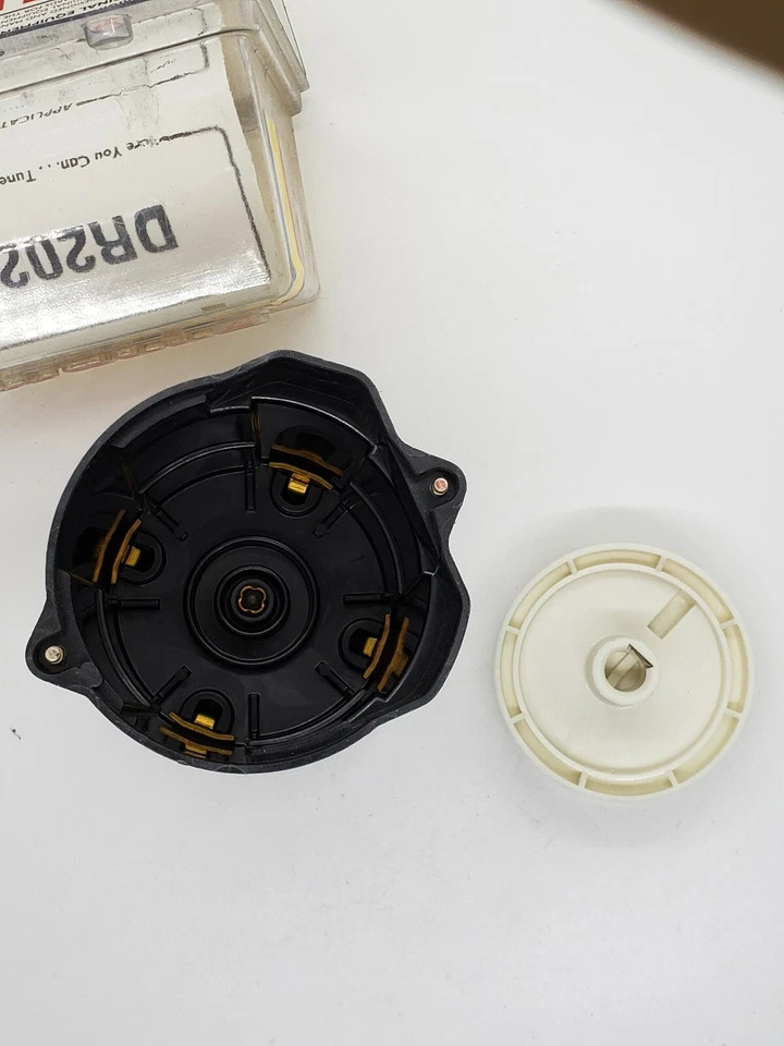 Distributor Cap and Rotor Kit Wells DR2021 NOS - Image 3 of 4