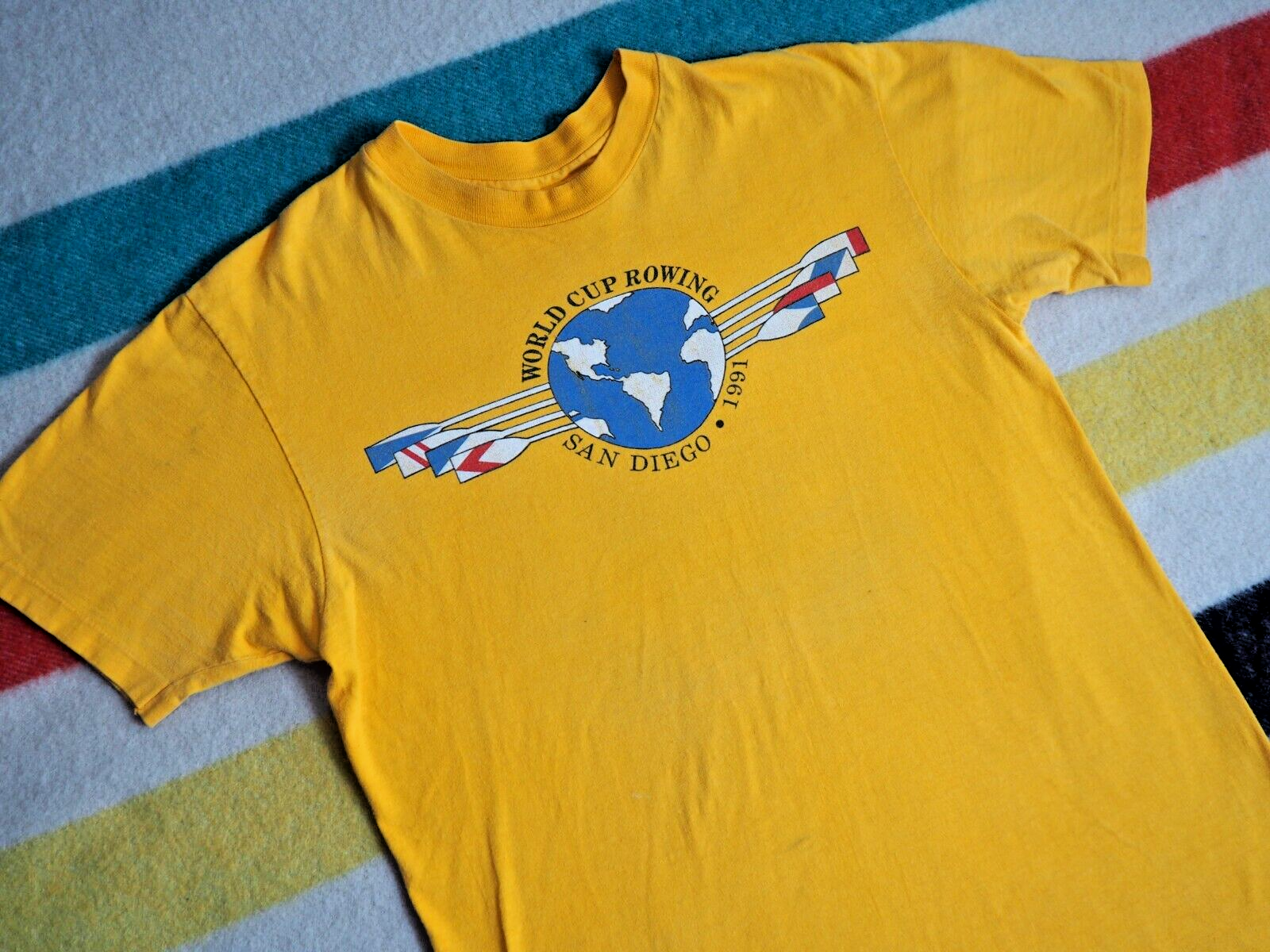 FILA T shirt gialla vintage anni '90 Hanes Coppa del Mondo di canottaggio San Diego 1991 USA L OTTIME CONDIZIONI