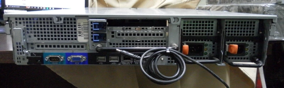 Dell PowerEdge 2950 Server Xeon - NO RAM,NO HDs, TESTED FOR POWER - Image 3 of 4