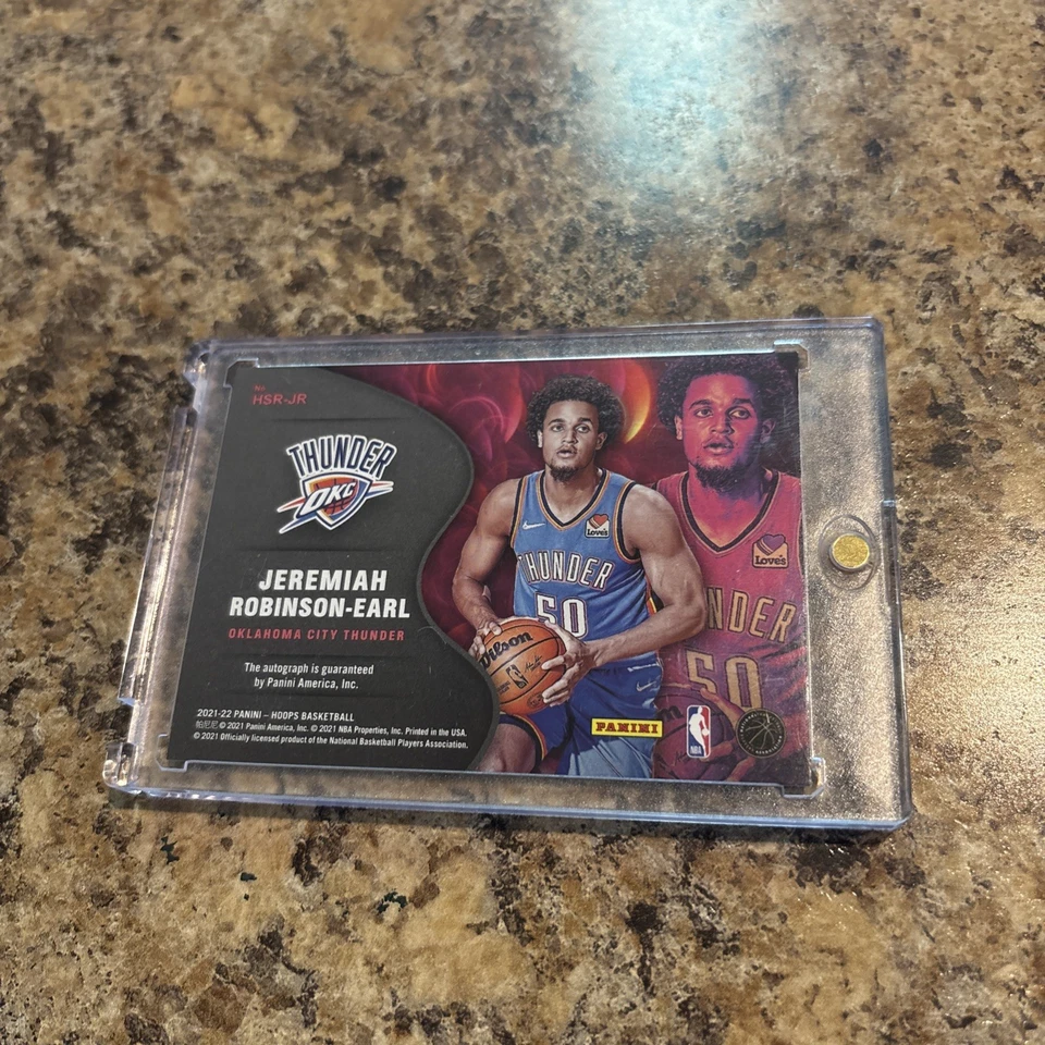 2022  NBA Hoops Jeremiah Robinson-Earl Hot Signatures Auto Gold Parallel Holo - Image 2 of 3