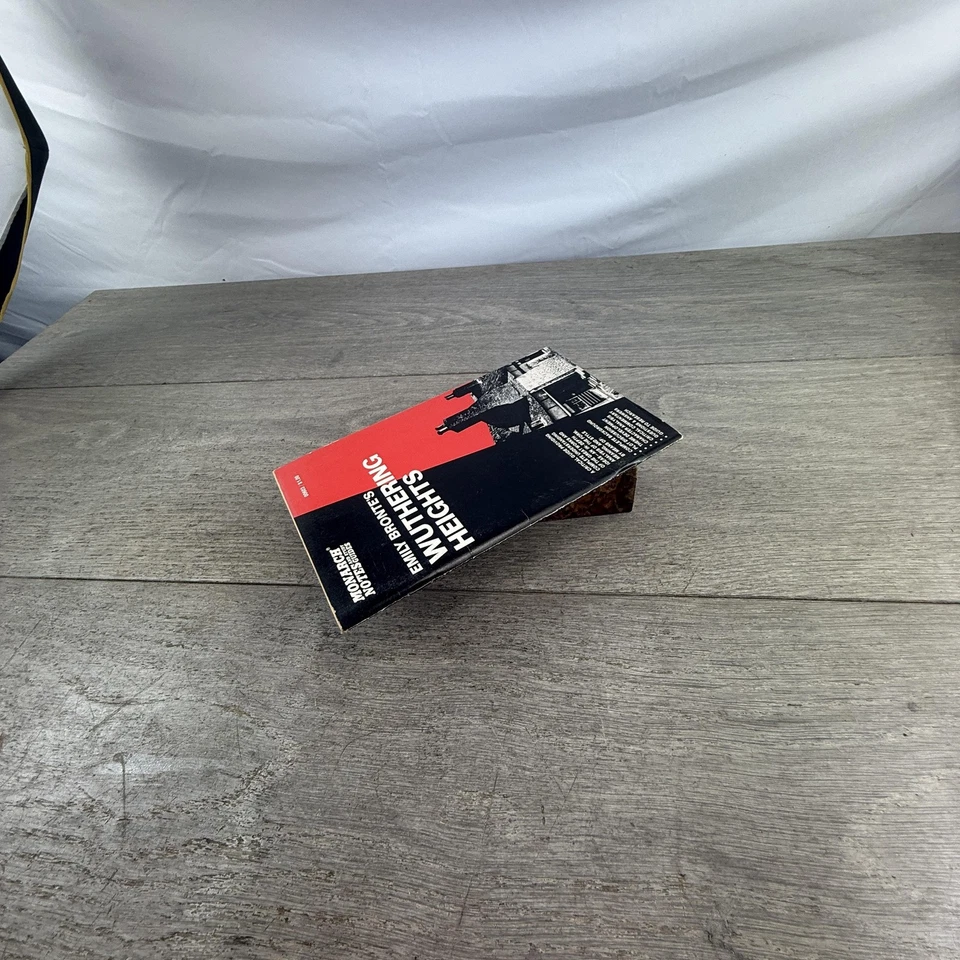 1964 Monarch Notes Wuthering Heights Study Guide Emily Bronte Softcover - Image 3 of 4