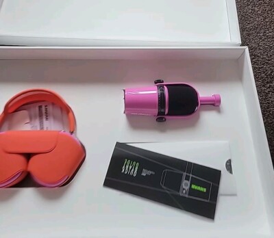 AirPod Max Kopfhörer rosa mit Shure MV7 Mikrofon Quinn Edition