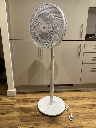 Bush White Pedestal / Desk Fan - 16 Inch **Excellent Condition**