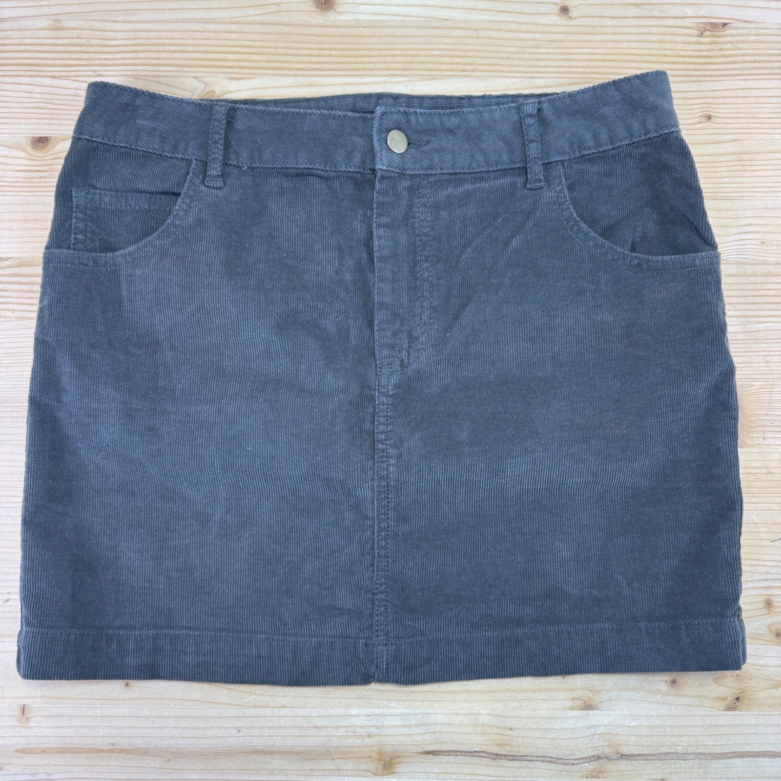 BDG Grey Corduroy Mini Skirt Size 4 Women's Fall Y2K Retro Classic