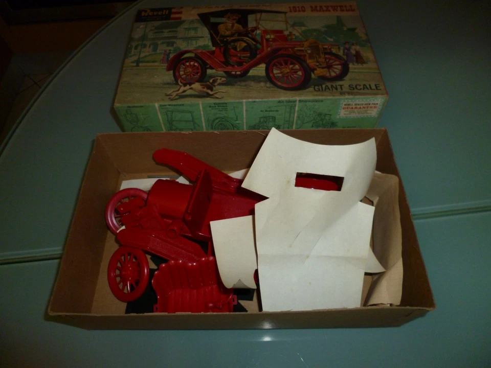 REAGLO Auto d'epoca Revell 1910 Maxwell "Giant Scale" kit modellino plastica - Immagine 3 di 4