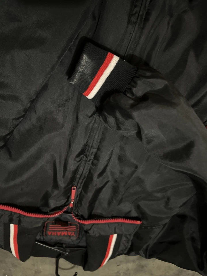 vintage 90’s YAMAHA snowmobile jacket red and black size Mens XL - Image 3 of 4