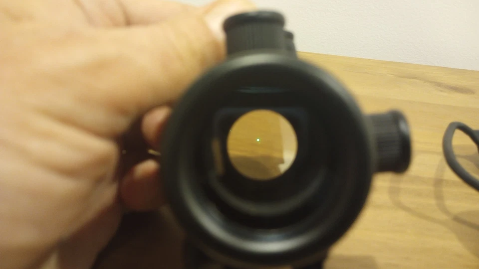 BSA Huntsman RGB Dot Scope 30mm illuminated Integrated Mount HMRGBD30CP open box - Image 2 of 4